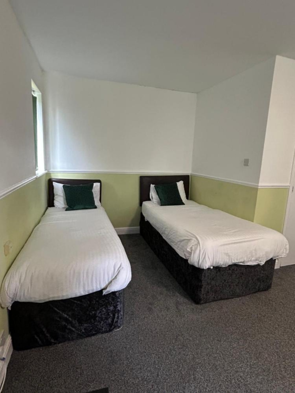 Barons Court Hotel